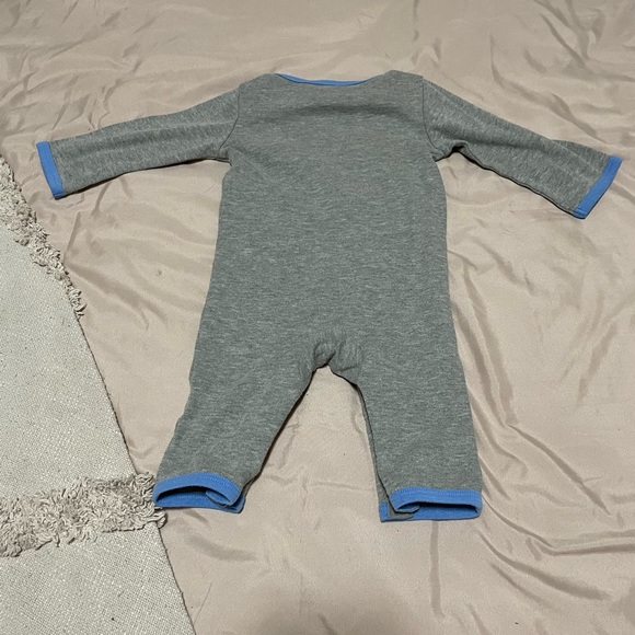 *SOLD* Pair of Converse Jumpsuits-Size 6-9 Momths - Picture 8 of 8